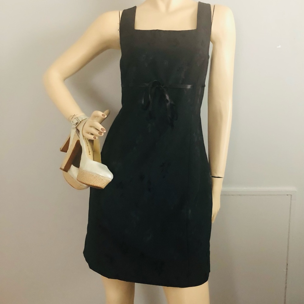 John Roberts.Ladies Dress, Size 12. Color Black.